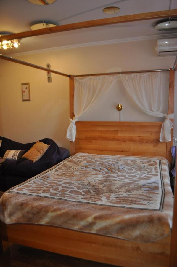 Cozy Apartments Near The Mcdonalds Kremenchuk Exterior photo